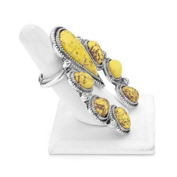 Natural Stone Yellow Squash Blossom Stretch Ring NWT - Picture 2 of 6